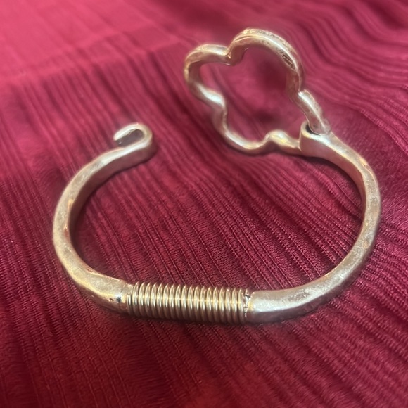 Retractable Bangle - Picture 5 of 16